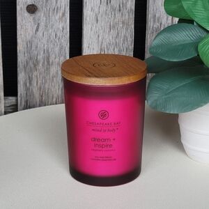 Chesapeake Bay Raspberry Coconut Candle with Wooden Lid